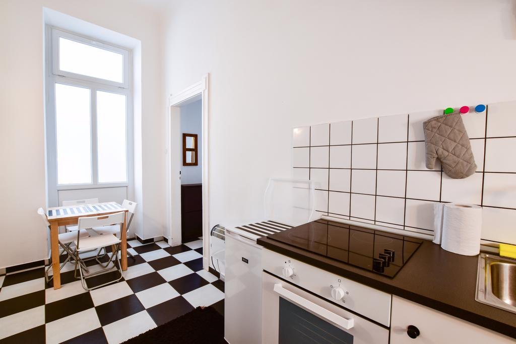 Chess Table - Lovely Home On The Shopping Street Budapest Exterior foto